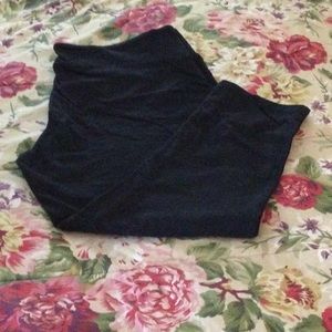Women’s Capri leggings, size XL